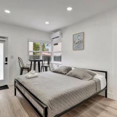 Banyan St. Studio off Las Olas- Steps to the Beach