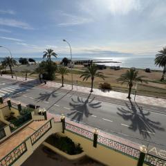 Puerto y playa varadero , con vistas al mar Santa Pola