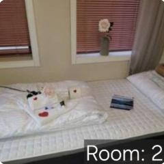 Koselig soveplass i sentrum av Narvik Gratis Wifi og Parkering Rom 2