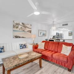 Close to the Lobby and Pool - Peaceful Views and Comfy Furnishings