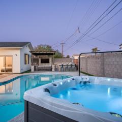 Endless entertainment and 1.5 miles from Old Town stay at Sunbaked Terrace