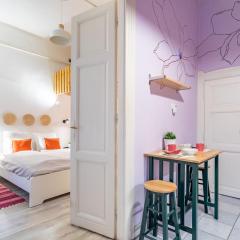 Lilac Escape on Baross street