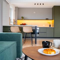 Cityscape Green, Modern Designer Apt