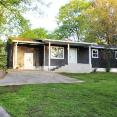 Updated cottage, Screened Patio, Near Lake Barkley