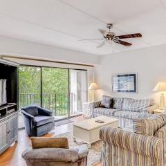 Rare Large 3 BR Near Beach Shops Restaurants & Bars Huge Pool & Free Tennis