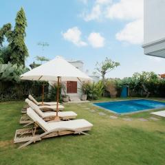 Villa Ajeg Tumbak Bayuh - Sunset and Rice Paddy Views