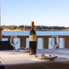 City Center Coastal Escape - Apartments with Sea View or Cozy Room