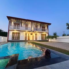Villa Elegant Oasis
