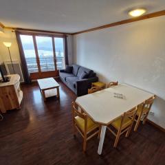 Appartement spacieux avec terrasse et garage, accès piscine - FR-1-814-88