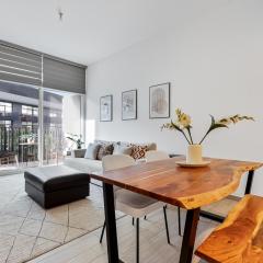 Stylish 1BR APT with Gym, Pool & Private Parking