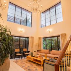 ELIVAAS Bogenvilla Luxe 3 BHK Villa Near Ozran Beach