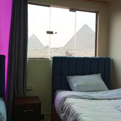 pyramids show view Room