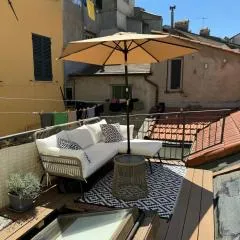 Terrazza sui tetti a un passo dal mare