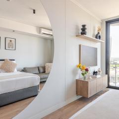 Cozy Stay at The Ellipse Waterfall