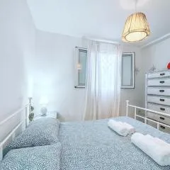 Sunshine House AP1 - Appartamento in Villa con piscina e veranda