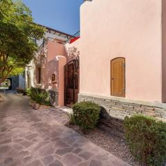 CASA DE ALOHA cozy 2-bedroom, 2 bathrooms Home
