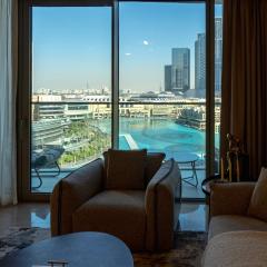Downtown Luxury - Magnificent Burj Khalifa & Fountain Views - Walking Distance to Dubai Mall