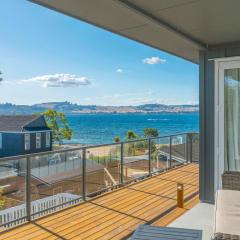 Willow Lake House - Lake Taupo Holiday Home