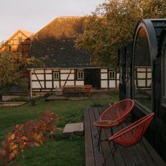 Ferienhof Stall & Sterne, Ferienwohnungen in der Scheune und Tinyhäuser