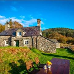 Tyn Y Simdde - Secluded Mountain Stay - Stunning Views of Eryri