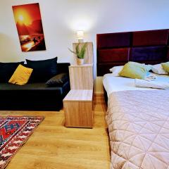 LIVE-INN PRAGUE APARTMENTS, Private Garden, Free Parking & Gym, Roof Terrace, Lounge & Game Room