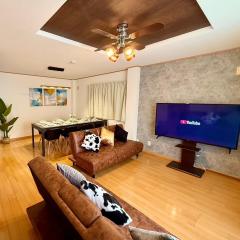 Spacious Family Home Sleeps 13 Near USJ & Osaka Station