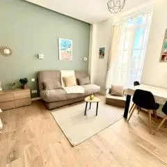 Adorable studio cannes center