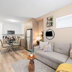 Bloordale Gem Stylish Space with Parking