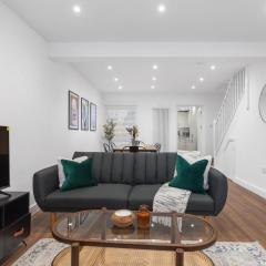 Furnished Terraced House near Public Attractions, 5 min to Public Transport