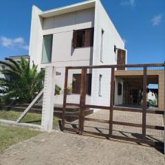 Sobrado 3 quartos Jardim Beira Mar Capão da Canoa a 5 quadras do mar