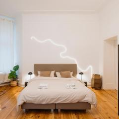 Homely Berlin - Luxurious, Spacious, Near Victory Column, River