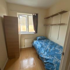 Nice single room Near ExCeL London