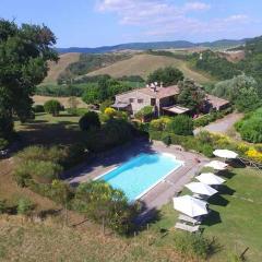 Cottage Le Ginestre con piscina in Val d'Orcia
