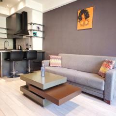 Newly Renovated Condo Steps to Republic Square