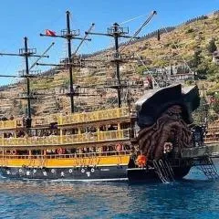 Boat tour with lunch in Alanya 4 hours trip