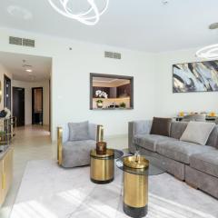 Classy Upgraded High Floor Prime Location