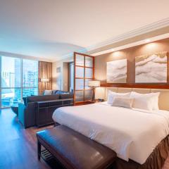 No Resort Fee Strip View Suite+ Free Valet + Pool