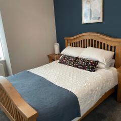 Cosy James Street Park 2 bedroom, ground floor apartment, garden
