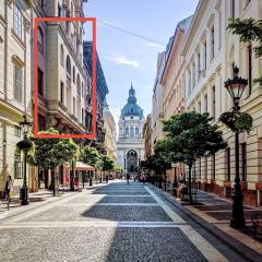 Basilica view prime apartment with free parking