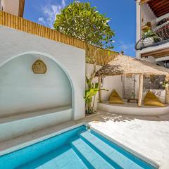 Serene 9-Bedroom-Villa Cabala with Private Pool, Fitness-Corner, Billiard and Rooftop in Berawa -Bali