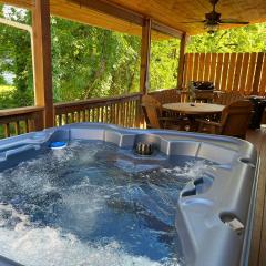 Conveniently located in Pigeon Forge, spacious & clean 3 bedroom!