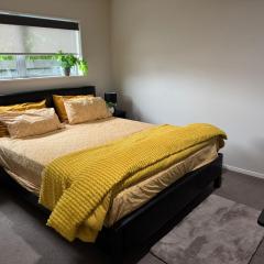 Blockhouse bay Cozy Stay