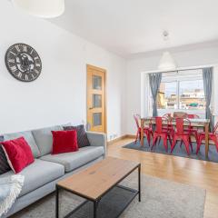 New, Stylish Quiet & Next To Metro
