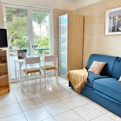 Sanary, Studio vue mer, à deux pas des plages et du centre ville