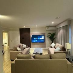 006 - Saudi - Modern 2-Bed Apartment in Riyadh (Noor)