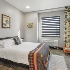 First floor suite near St Louis near ski hill