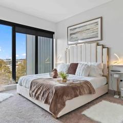 NEW! ChateauOasis PenthouseViews KingBed FreePark