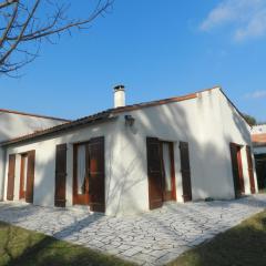 Maison à 8min de plage Giraudière