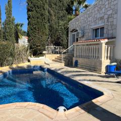 Villa Neyla Four bedroom Coral Bay Beach front