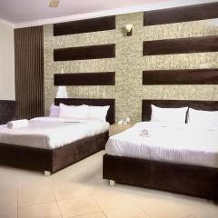 Moody Moon Residency